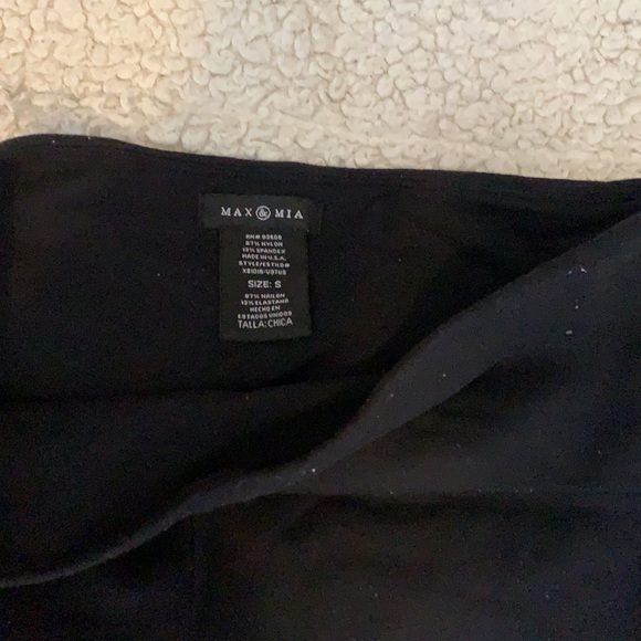 Black leggings. - Picture 2 of 2